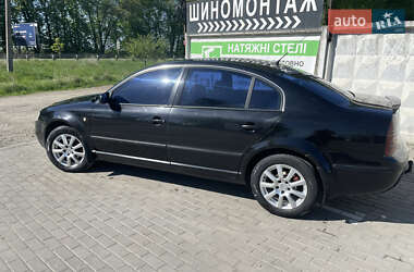 Лифтбек Skoda Superb 2005 в 