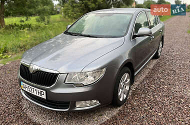 Лифтбек Skoda Superb 2012 в 