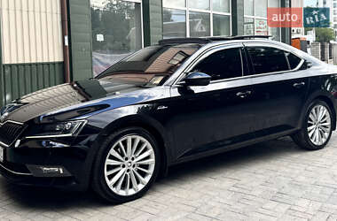 Лифтбек Skoda Superb 2017 в 
