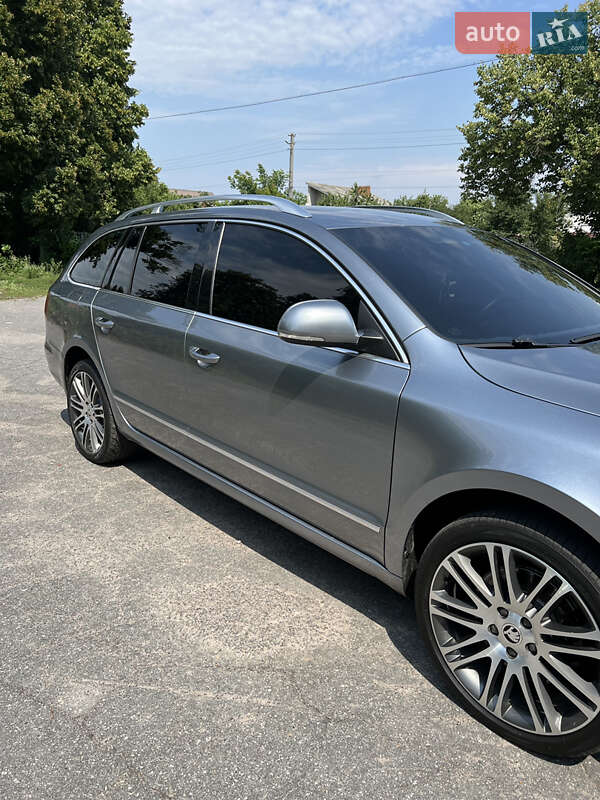 Универсал Skoda Superb 2011 в Казатине