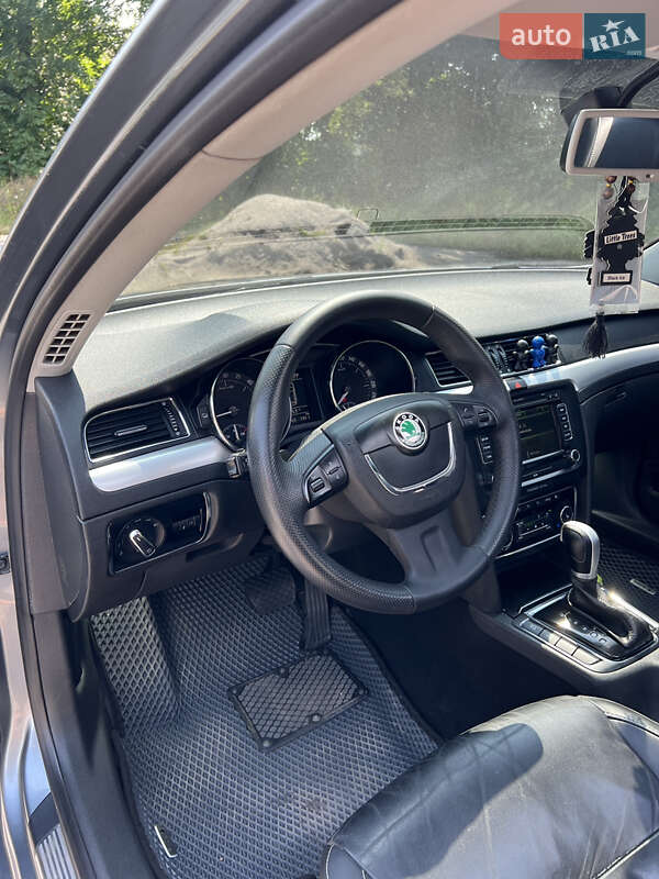 Универсал Skoda Superb 2011 в Казатине