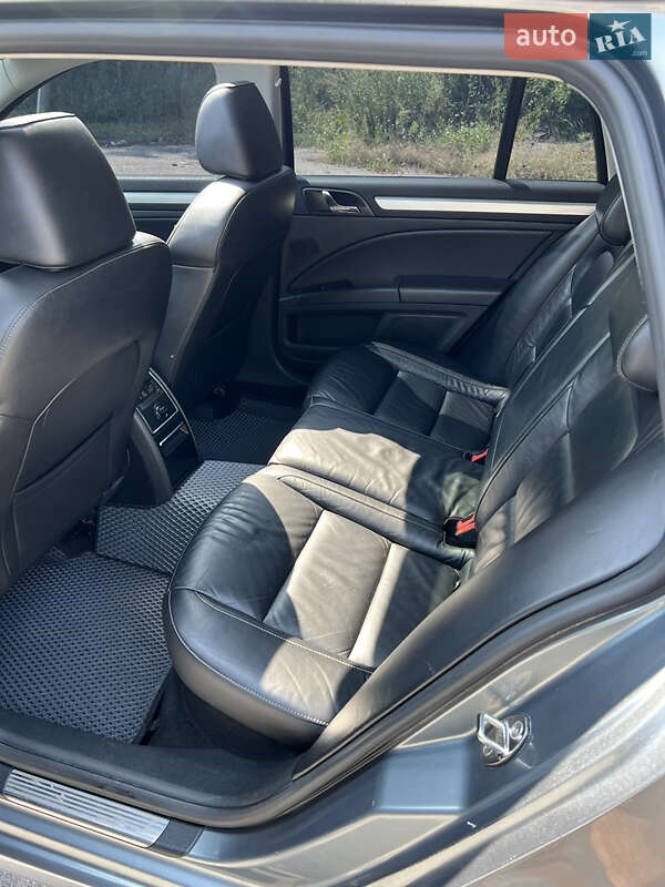 Универсал Skoda Superb 2011 в Казатине