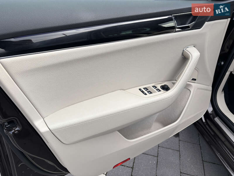 Універсал Skoda Superb 2019 в Мукачевому