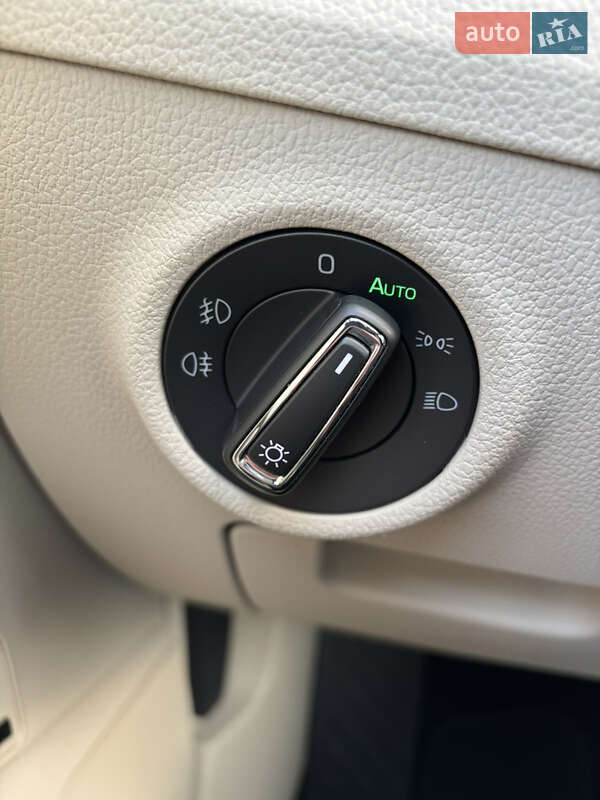 Універсал Skoda Superb 2019 в Мукачевому