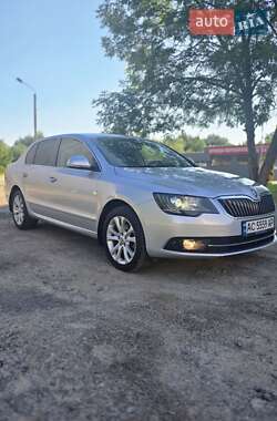 Лифтбек Skoda Superb 2013 в 