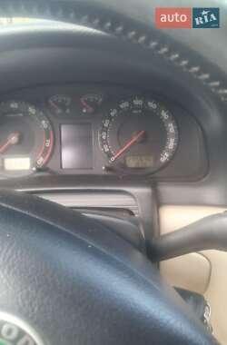 Лифтбек Skoda Superb 2004 в 