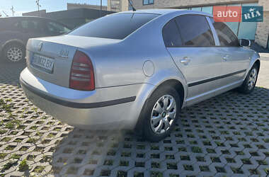 Лифтбек Skoda Superb 2006 в 
