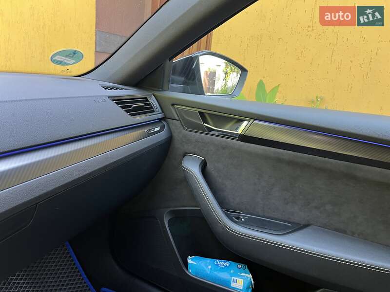 Универсал Skoda Superb 2020 в Коростене