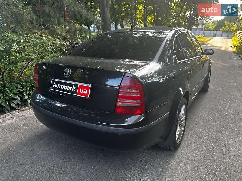 Лифтбек Skoda Superb 2002 в Киеве