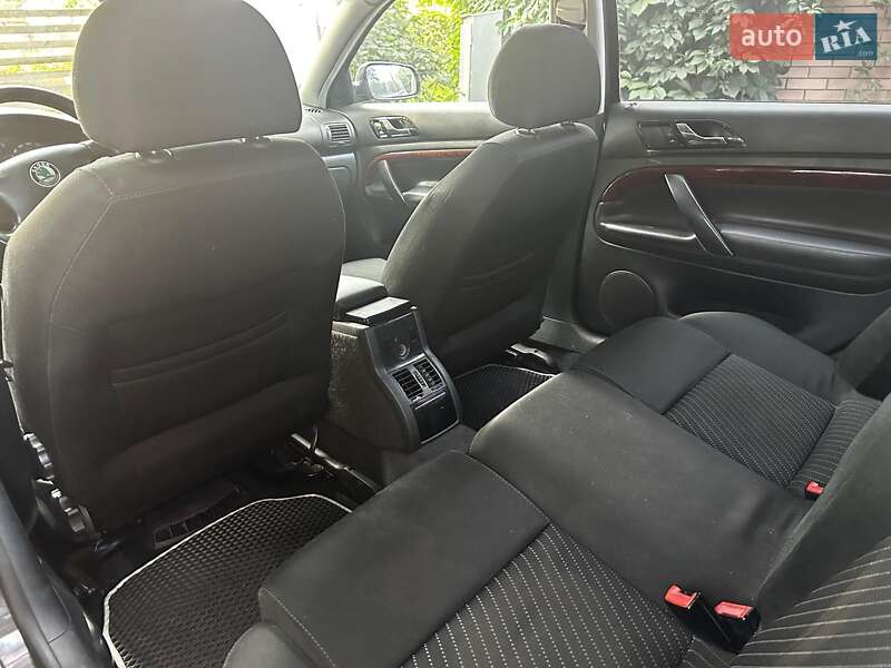 Лифтбек Skoda Superb 2002 в Киеве