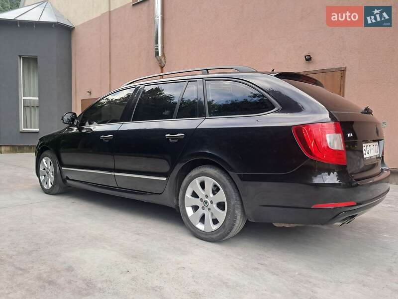 Универсал Skoda Superb 2010 в Дубно