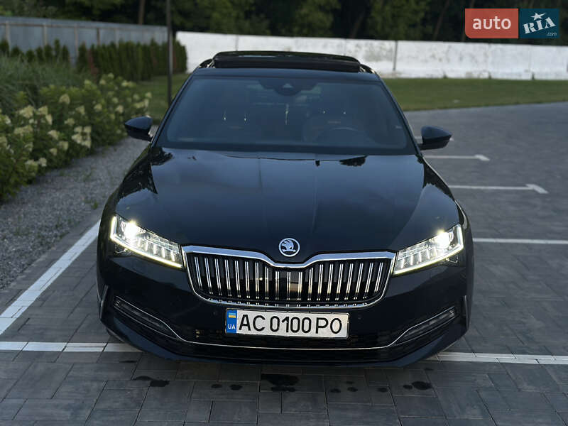 Лифтбек Skoda Superb 2019 в Львове