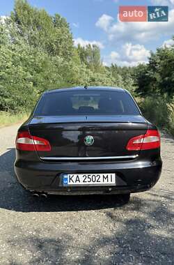 Лифтбек Skoda Superb 2010 в 