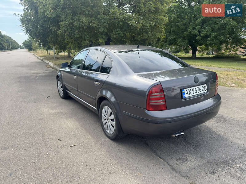 Лифтбек Skoda Superb 2005 в Краматорске