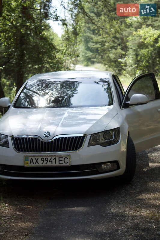 Ліфтбек Skoda Superb 2013 в 