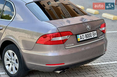 Лифтбек Skoda Superb 2014 в 