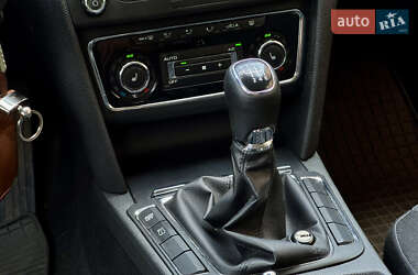 Лифтбек Skoda Superb 2014 в 