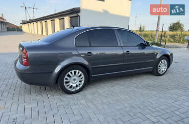 Лифтбек Skoda Superb 2005 в 