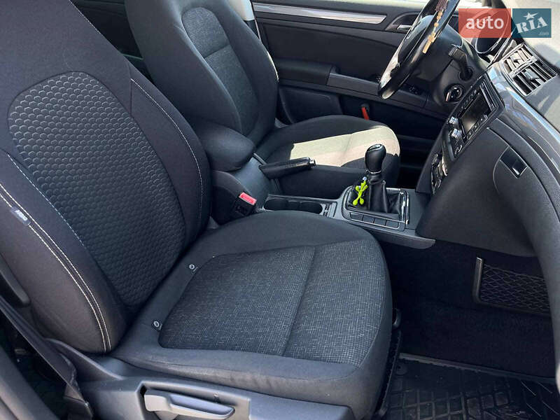 Универсал Skoda Superb 2013 в Львове