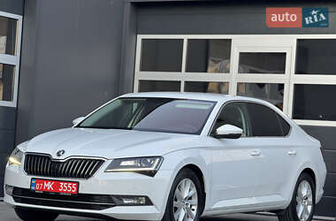 Лифтбек Skoda Superb 2019 в 