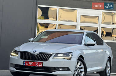 Лифтбек Skoda Superb 2019 в 