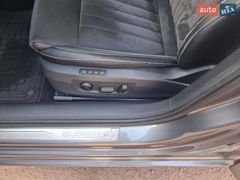 Лифтбек Skoda Superb 2022 в Чернигове