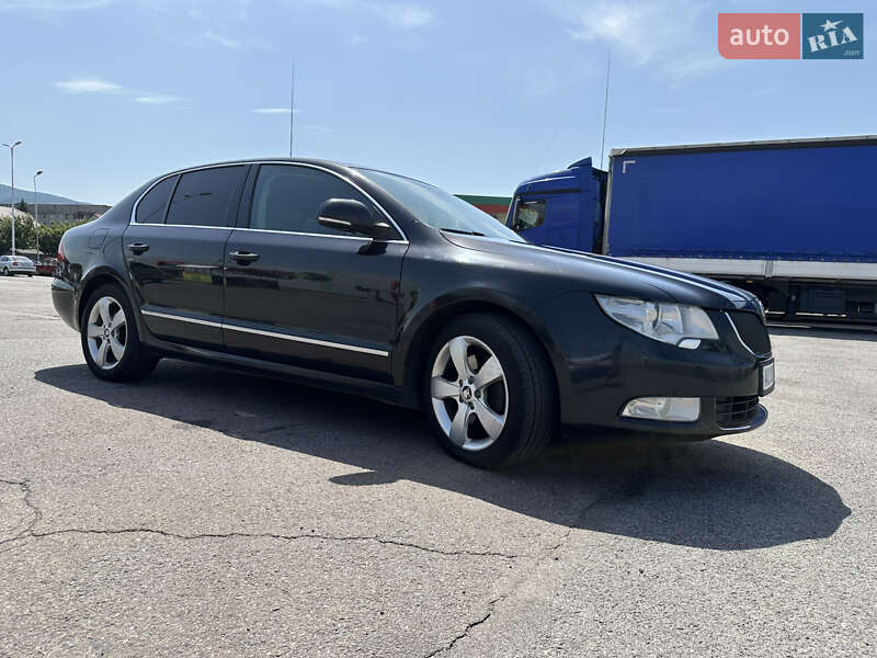 Лифтбек Skoda Superb 2011 в Сваляве