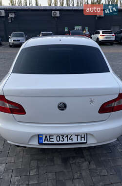 Лифтбек Skoda Superb 2011 в 