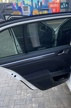 Лифтбек Skoda Superb 2011 в 