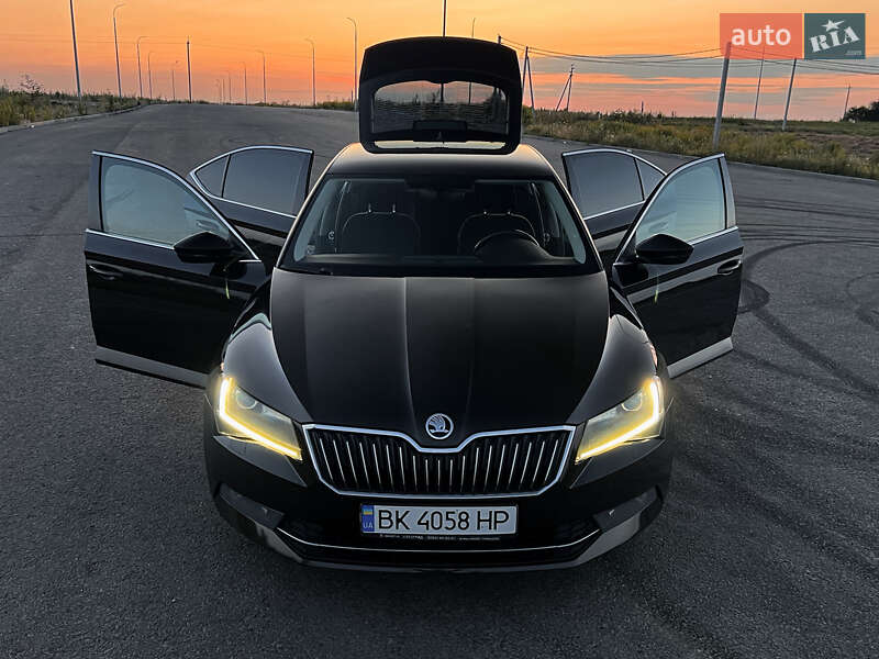 Лифтбек Skoda Superb 2017 в Киеве