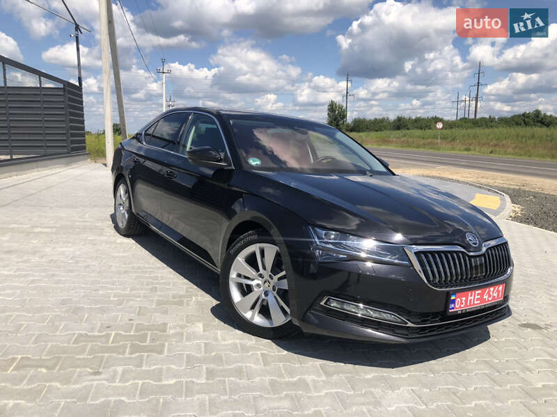 Лифтбек Skoda Superb 2022 в Луцке