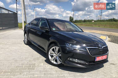 Лифтбек Skoda Superb 2022 в 
