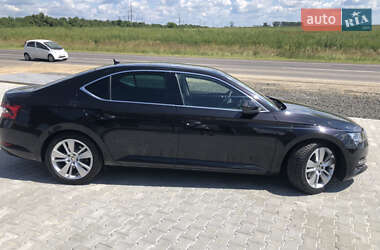 Лифтбек Skoda Superb 2022 в 