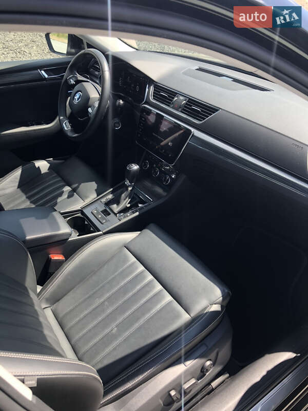 Лифтбек Skoda Superb 2022 в Луцке