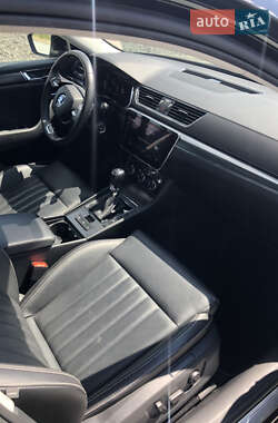 Лифтбек Skoda Superb 2022 в 
