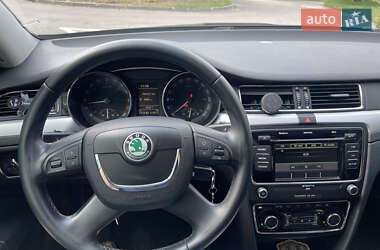 Лифтбек Skoda Superb 2010 в 