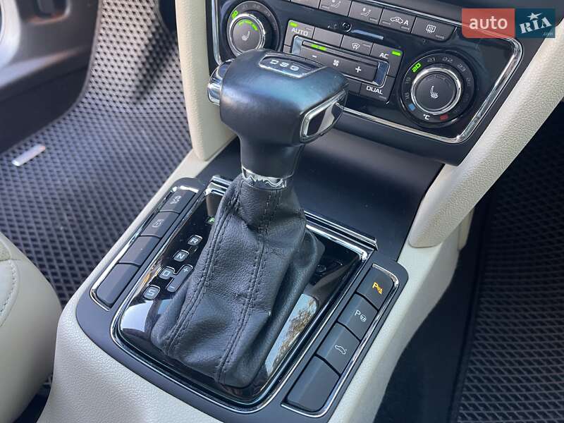 Универсал Skoda Superb 2012 в Киеве