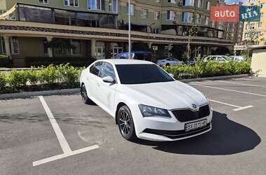 Лифтбек Skoda Superb 2015 в Киеве