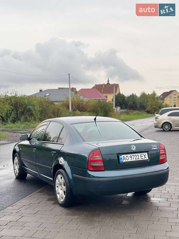 Skoda Superb 2002