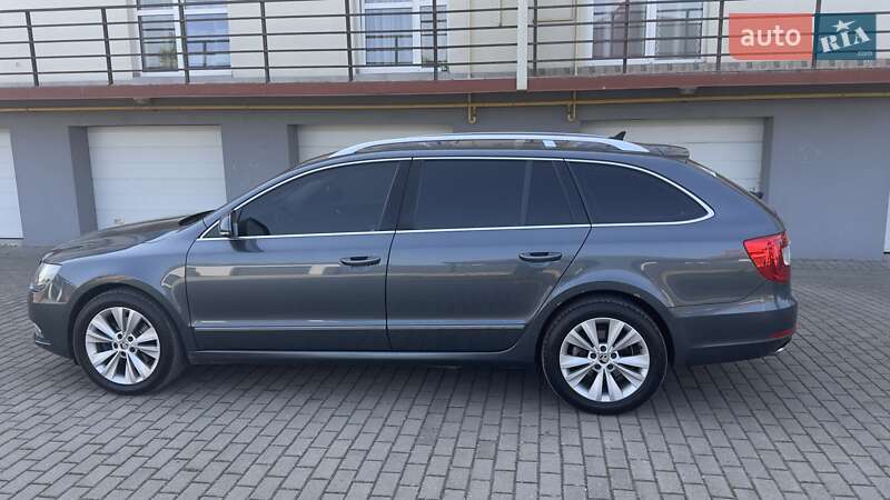 Универсал Skoda Superb 2013 в Ужгороде