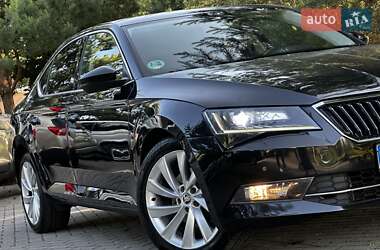 Лифтбек Skoda Superb 2016 в 