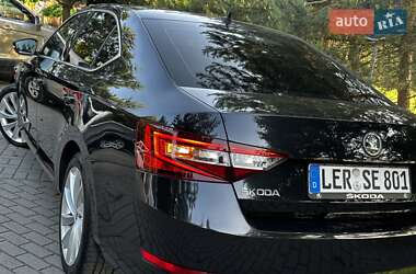 Лифтбек Skoda Superb 2016 в 