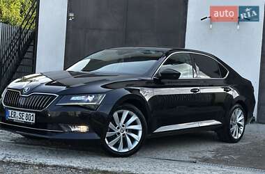 Лифтбек Skoda Superb 2016 в 