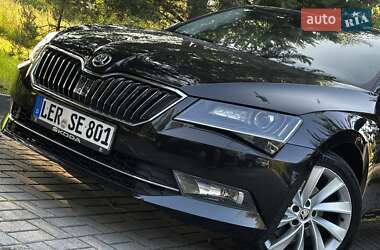 Лифтбек Skoda Superb 2016 в 