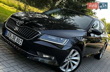 Лифтбек Skoda Superb 2016 в 