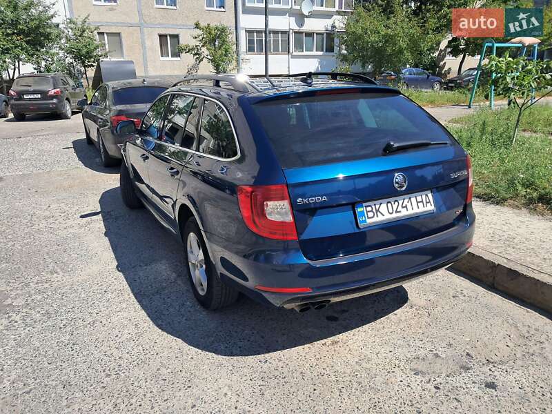 Універсал Skoda Superb 2014 в Вараші