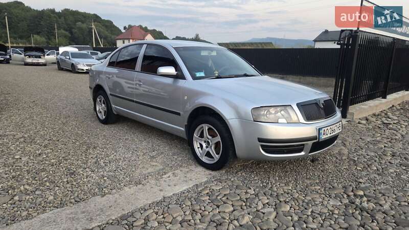 Лифтбек Skoda Superb 2005 в Тячеве