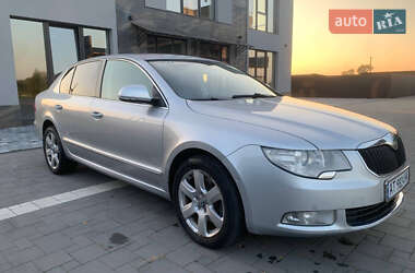 Лифтбек Skoda Superb 2010 в 