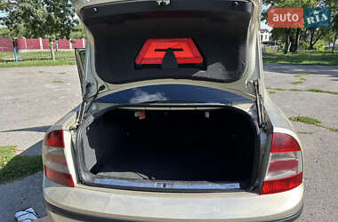 Лифтбек Skoda Superb 2006 в 