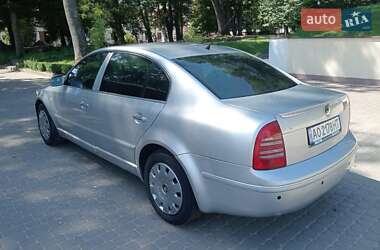 Лифтбек Skoda Superb 2006 в 